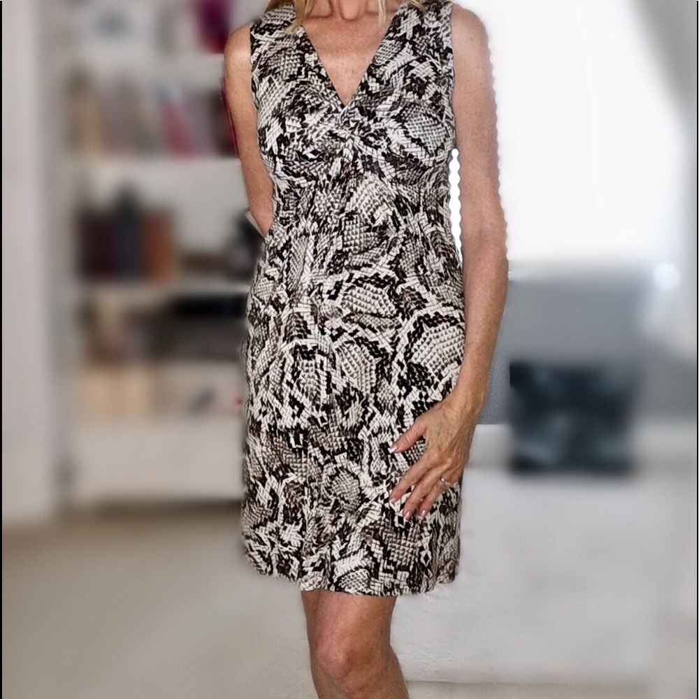 Dress - Picture 2 of 6